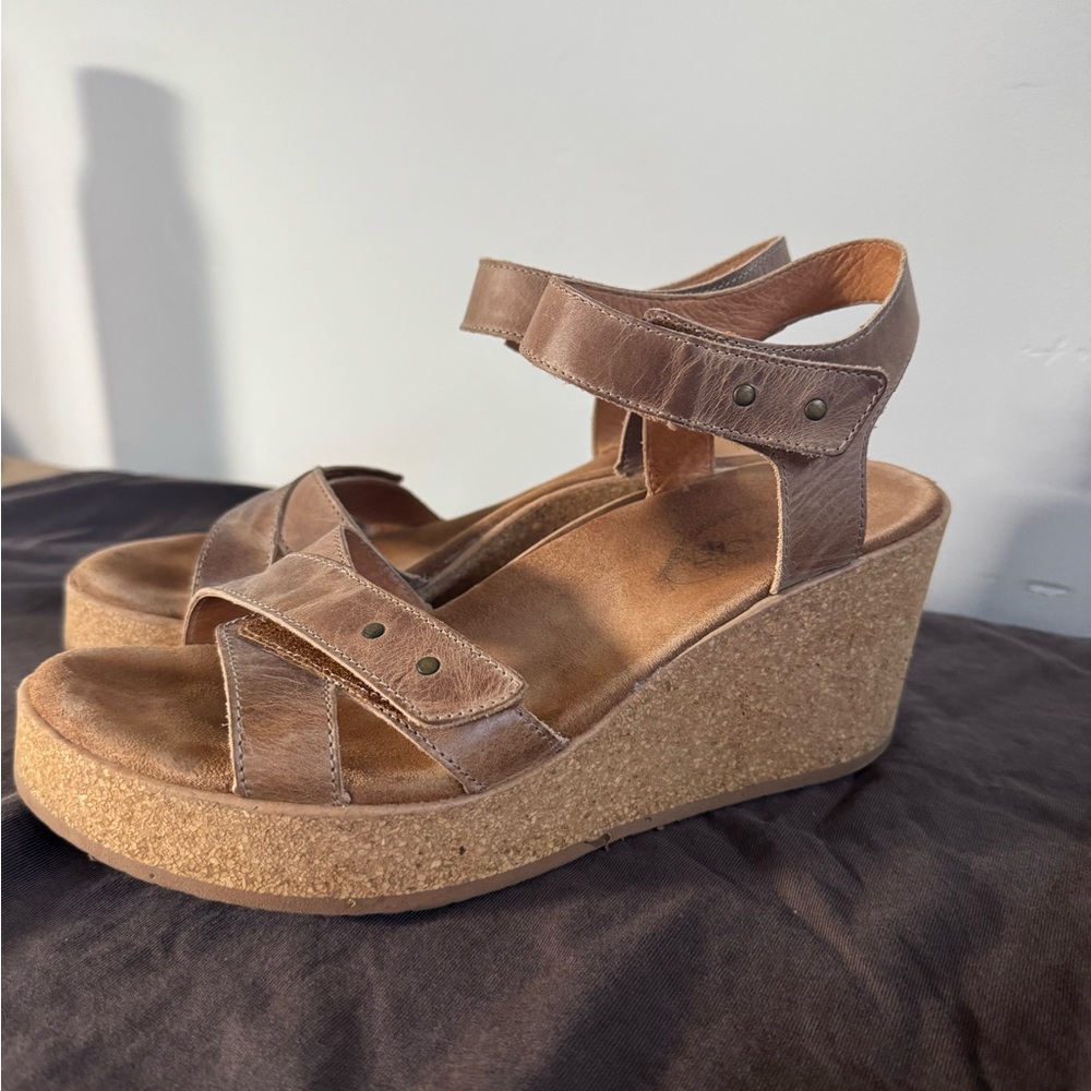 Taos tan Leather Lexie Wedge Sandals